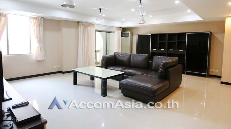 For RentCondoSukhumvit, Asoke, Thonglor : 3 Bedrooms Condominium for Rent in Sukhumvit, Bangkok near BTS Phrom Phong at Royal Castle (28361)