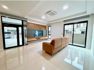 For RentTownhouseKasetsart, Ratchayothin : Townhome for rent, Patio Ratchayothin, corner house, very new, never rented out 🏡🎊💸