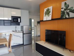 For RentCondoBangna, Bearing, Lasalle : Condo for rent, The Parkland Bangna, 37.42 sq m, 5th floor, beautiful room, fully furnished, ready to move in, near Suvarnabhumi.