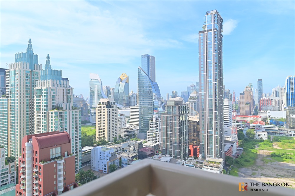 For SaleCondoWitthayu, Chidlom, Langsuan, Ploenchit : Manhattan Chidlom Best deal 1B 1B size 58, Very high floor, Very good condiyoned Sell 8.4 MB (by Fern)