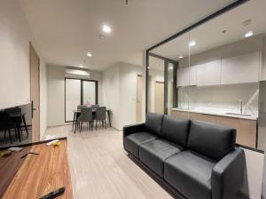 For RentCondoThaphra, Talat Phlu, Wutthakat : Life Sathorn Sierra available for rent, 2 bedrooms, fully furnished, beautiful corner room, very good central area, near Talat Phlu BTS.