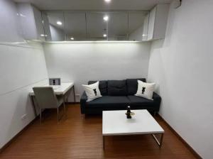 For RentCondoOnnut, Udomsuk : For rent: Diamond Sukhumvit Condo, good location in On Nut area, 28th floor, city view, high floor, good breeze, no blocking buildings, near BTS On Nut, walking distance, next to the main road, beautiful room, fully furnished. Ready to move in 15,000 baht