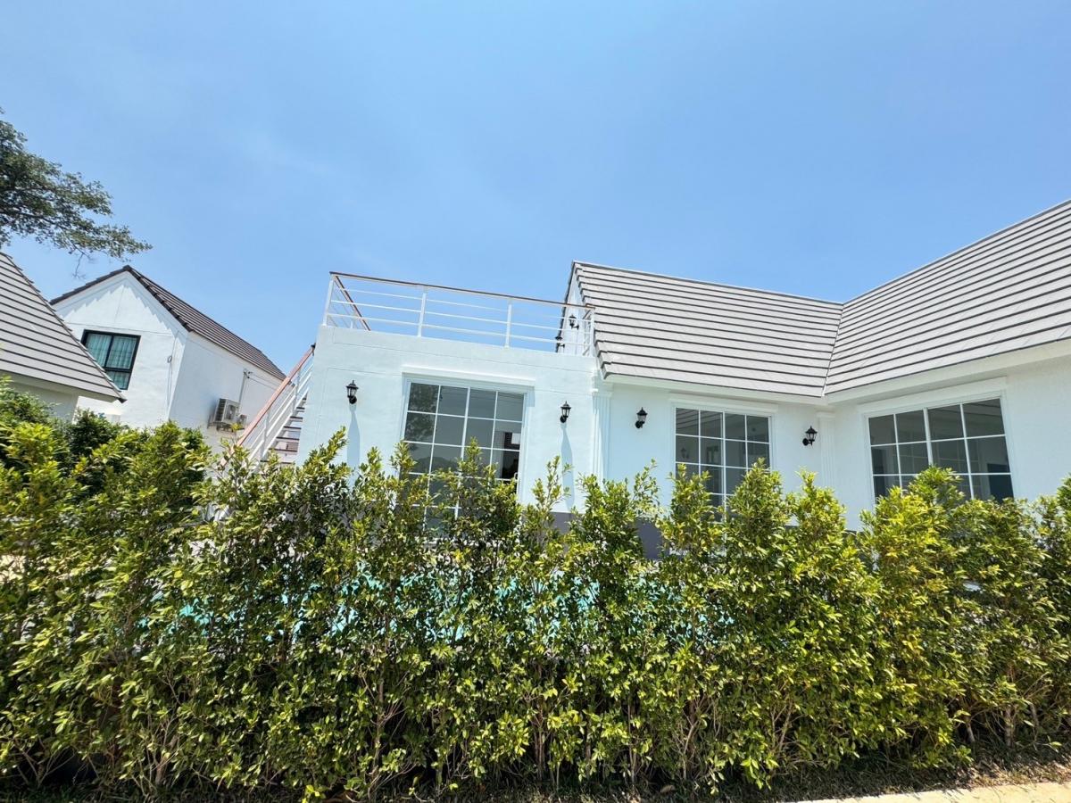 For SaleHousePak Chong KhaoYai : Single-storey detached house 🏡 American Cottage style pool villa in Khao Yai with a large swimming pool. Beautiful, new, large house. Can be rented out daily. Ready for investment.