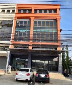 For RentShophousePattanakan, Srinakarin : BS1428 Building for rent, 2 units, Srinakarin area. Near Kelantan BTS station Suitable for office, clinic