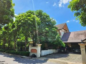 For SaleHouseKasetsart, Ratchayothin : Large 2-storey detached house for sale, corner plot, 203 sq m., Pruekpirom Regent Kaset-Nawamin Ramintra 14 Project (Mayalap), no electric poles in the entire project.