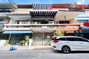 For SaleShophouseOnnut, Udomsuk : Commercial building for sale, 3 floors, 13 square wah, Soi Sukhumvit 95, Sukhumvit Road