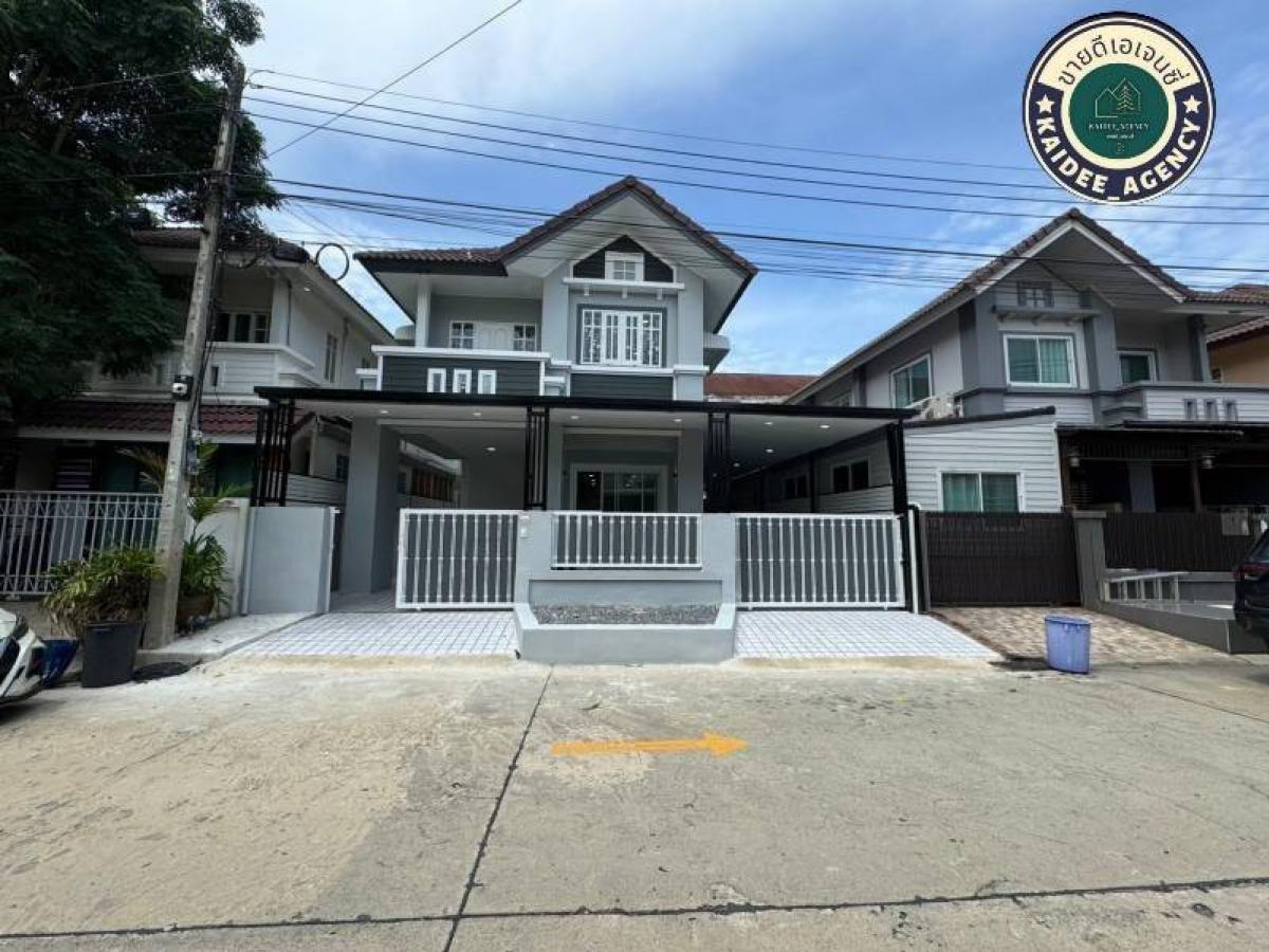 For SaleHousePathum Thani,Rangsit, Thammasat : 2-storey twin house, Sena Villa Village, Lam Luk Ka Khlong 2, Sema Fa Khram Road. Near Don Mueang Airport Near the Green Line Near Future Park Rangsit Nana Market, Lotus Lam Luk Ka Khlong 2, Big C Thanyaburi, Khlong Luang, Nakhon Nayok