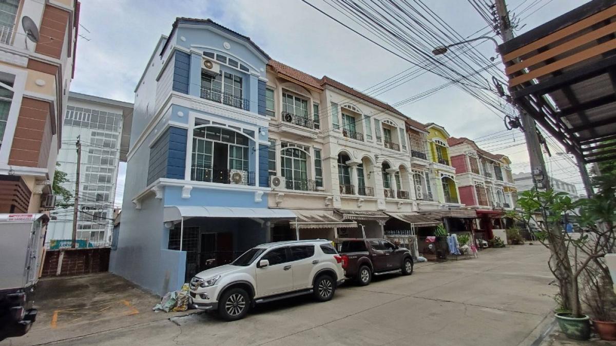 For RentTownhouseChokchai 4, Ladprao 71, Ladprao 48, : LL312 for rent Baan Klang Muang Chokchai 4, next to Crime Suppression Division, at the beginning of the project, only 50 m from the main road.