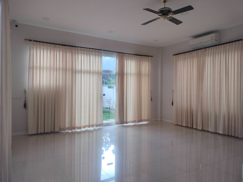 For RentHousePattanakan, Srinakarin : Home for rent Soi Phatthanakan 53    Suitable for living or working as an office space