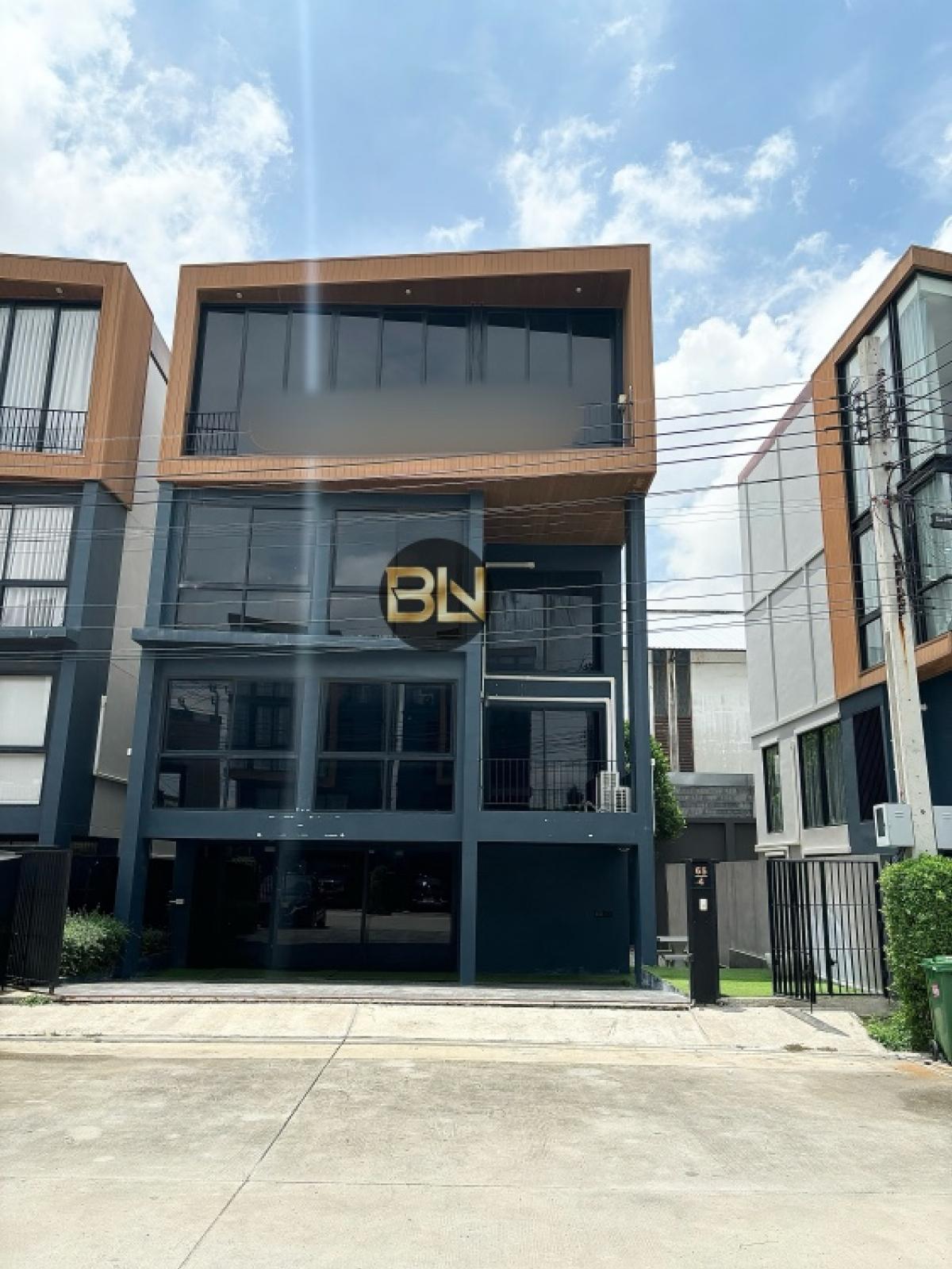 For RentHome OfficeLadkrabang, Suwannaphum Airport : 🔥For rent: Home office, on the main road, near the airport, Werkk King Kaew-Suvarnabhumi project 🔥