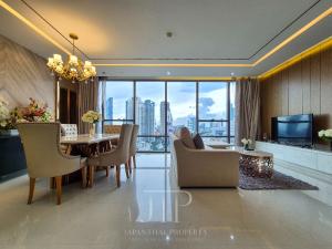 For RentCondoWongwianyai, Charoennakor : *The Bangkok Sathorn* 116sq.m private lift 2 bed unit for rent in Sathorn area