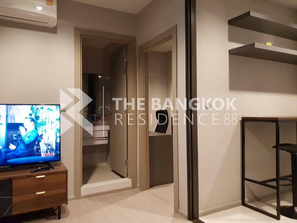 ขายคอนโดพระราม 9 เพชรบุรีตัดใหม่ RCA : 🔥🔥Best price!! 1b1b 4.39mb Life Asoke - Rama 9 📞Call 065 821 5651 Pool view, fully furnished & ready to move-in