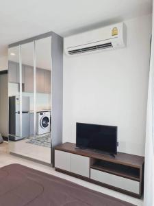 For RentCondoSukhumvit, Asoke, Thonglor : Rhythm Sukhumvit 36 - 38 Condo for rent near BTS Thonglor walk 3 minutes