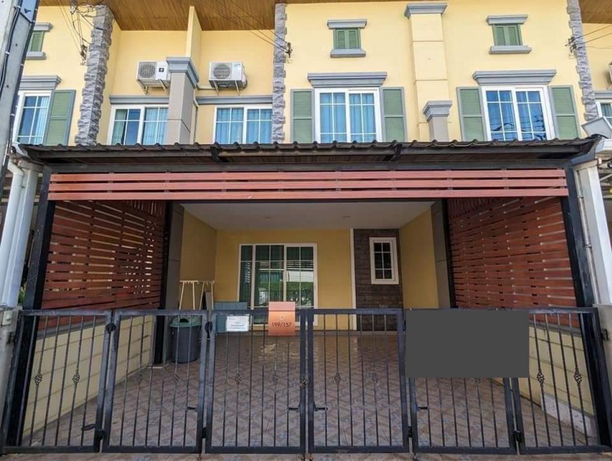 For SaleTownhouseLadkrabang, Suwannaphum Airport : LL318 2-story townhome for sale, Golden Town On Nut - Phatthanakan, below appraised price, new condition, ready to move in.