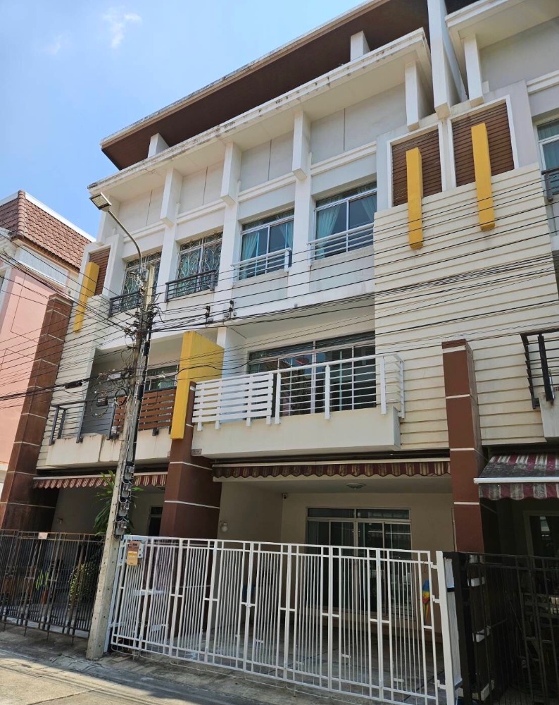 For SaleTownhouseKasetsart, Ratchayothin : Baan Klang Muang Monte - Carlo / 3 Bedrooms (SALE) FAH029