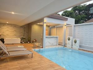 For RentHousePhuket : Brand New Modern Pool Villa 5 Bedrooms  for rent and sale in Chalong Phuket