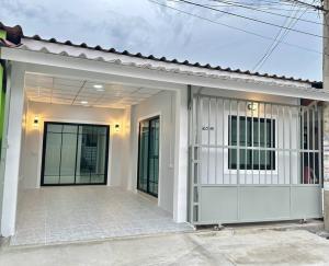 For SaleTownhouseNonthaburi, Bang Yai, Bangbuathong : One-story townhouse, Pruksa Village 3, Soi 108, Bang Kurat, Wat Lat Pla Duk, Bang Bua Thong, near Central Westgate. Near the Purple Line, near Bang Yai Market, near Makro, Big C, Lotus, HomePro.