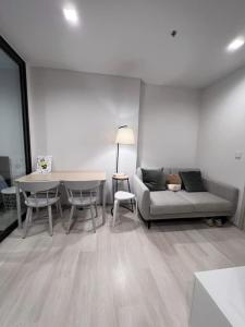 For RentCondoWitthayu, Chidlom, Langsuan, Ploenchit : Life One Wireless Condo for rent: 1 bed plus for 35 sqm. Centran Embassy View on 37th floor.With nice and fully furnished and electrical appliances. Just 450 m. to Central embassy Department Store , 800 m. to Central Ch