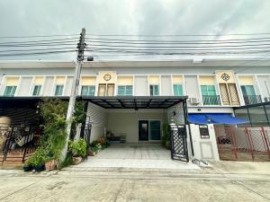 For SaleTownhouseNawamin, Ramindra : Townhome for sale, The Nice Ramintra-Phraya Suren (THE NICE), near Bang Chan Station, near Fashion Island, Khlong Sam Wa, Bangkok.