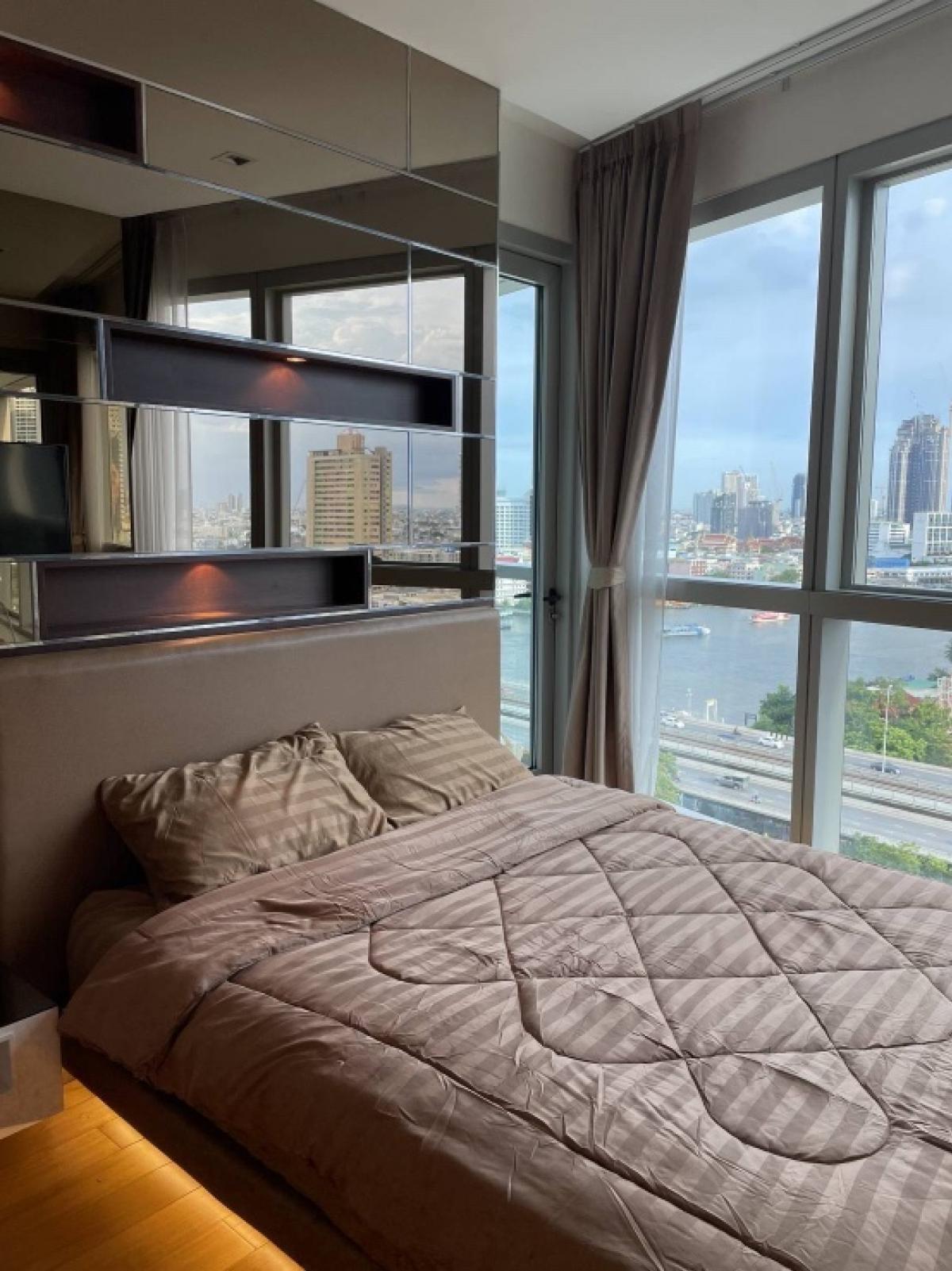 For SaleCondoWongwianyai, Charoennakor : The River Condo Charoennakorn , 2bedroom for sale 14.5 MB780 m to Sathorn (Tak-Sin) Shuttle Boat Station880 m to BTS Saphan Taksin Station75.3 sqm, 2bedrooms, 2bathrooms, 1 kitchen, 1 living room, 1 car park, located on floor 17, South Tower