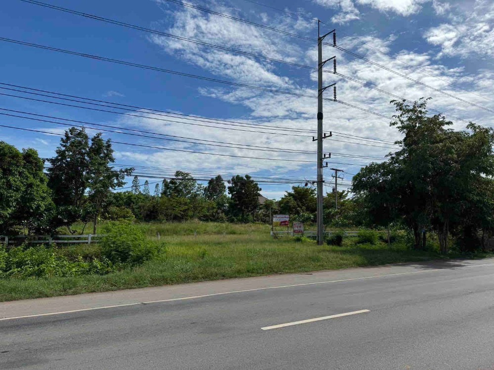 For SaleLandSa Kaeo : 🏡 Land for sale 14 rai 3 ngan 43 square wah in a prime location of Sa Kaeo 🏡