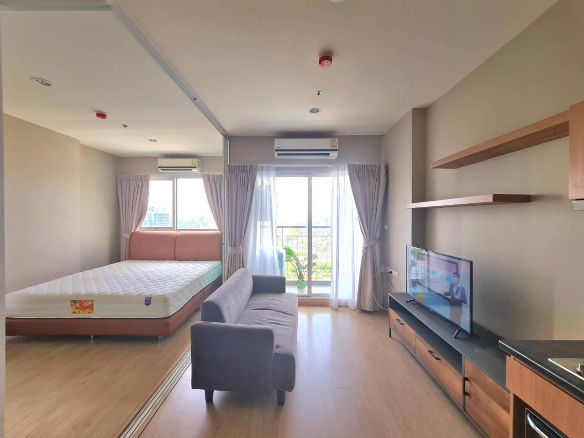For RentCondoThaphra, Talat Phlu, Wutthakat : 🔥🔥Condo for rent Tempo Grand Sathon-Wutthakad Tempo Grand sathon-wutthakad next to Wutthakat BTS station 💚Tel/line 0854848586 Size 31 sq m. 1 bedroom, 1 bathroom, 30th floor, Building B, south side, pool view, 6 foot bed, TV, cabinet. Cooler, microwave, w