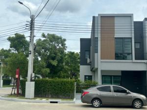 For SaleTownhouseBangna, Bearing, Lasalle : LL326 2-story townhome for sale, pleno, Sukhumvit, Bangna, 2townhome, corner with garden. Behind Mega Bangna