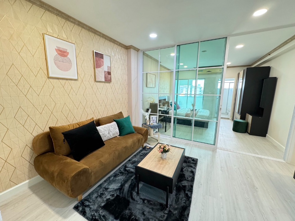 For SaleCondoPattanakan, Srinakarin : ✨Condo for sale, Supalai Park Srinakarin, beautiful room, newly decorated. Every piece of new furniture Ready to move in Next to the skytrain