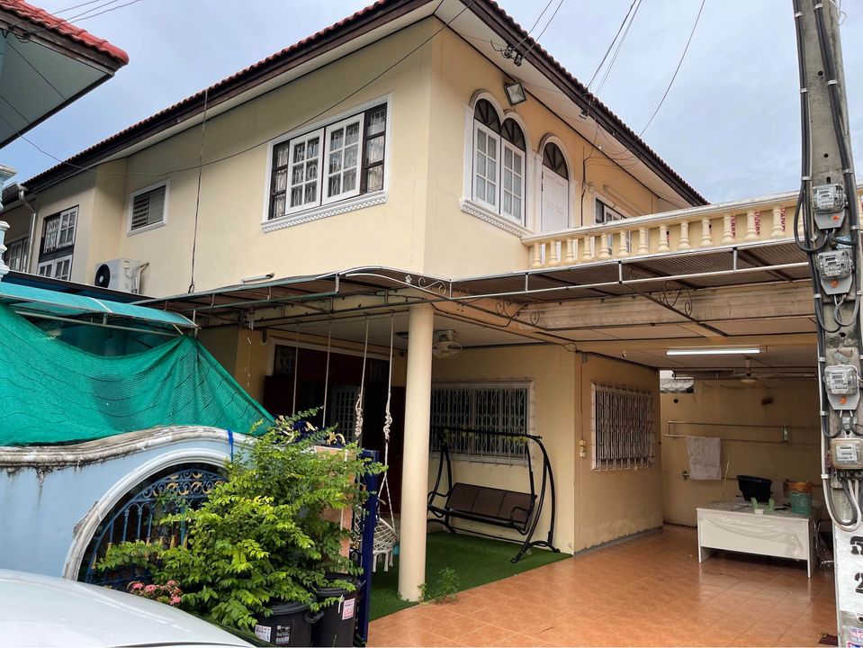 For RentHousePinklao, Charansanitwong : Single house, 3 bedrooms, 3 bathrooms, 2 floors, fully decorated, fully air conditioned, ready to move in.