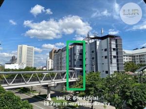 For SaleOfficeWongwianyai, Charoennakor : Commercial Building for Sale next to BTS-Krungthonburi with 6 fixed-car park 45.00MB only