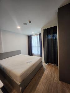 For RentCondoLadprao, Central Ladprao : Condo for rent Atmoz Ladprao 15, ready to move in. If interested, contact Line @goodmanpro or call 0999029192.