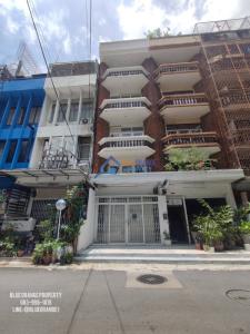 For RentShophouseSathorn, Narathiwat : Commercial building for rent, Sathorn-Rama 4