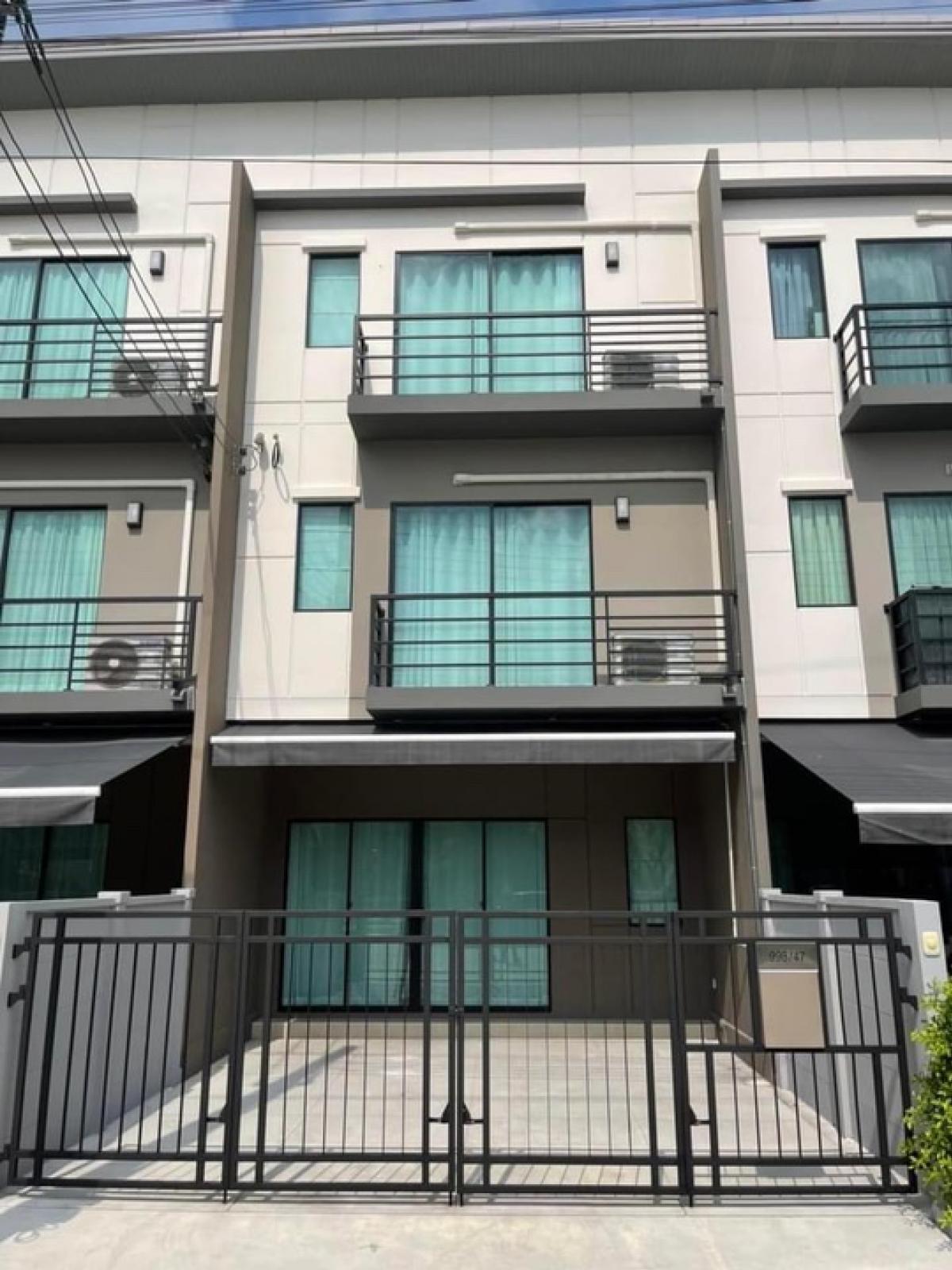 For SaleTownhouseRama5, Ratchapruek, Bangkruai : 📢👇3-storey townhome, good price, garden view, common area, open front of the house, not attached to anyone, convenient travel, many routes, near schools, hospitals, many shopping malls