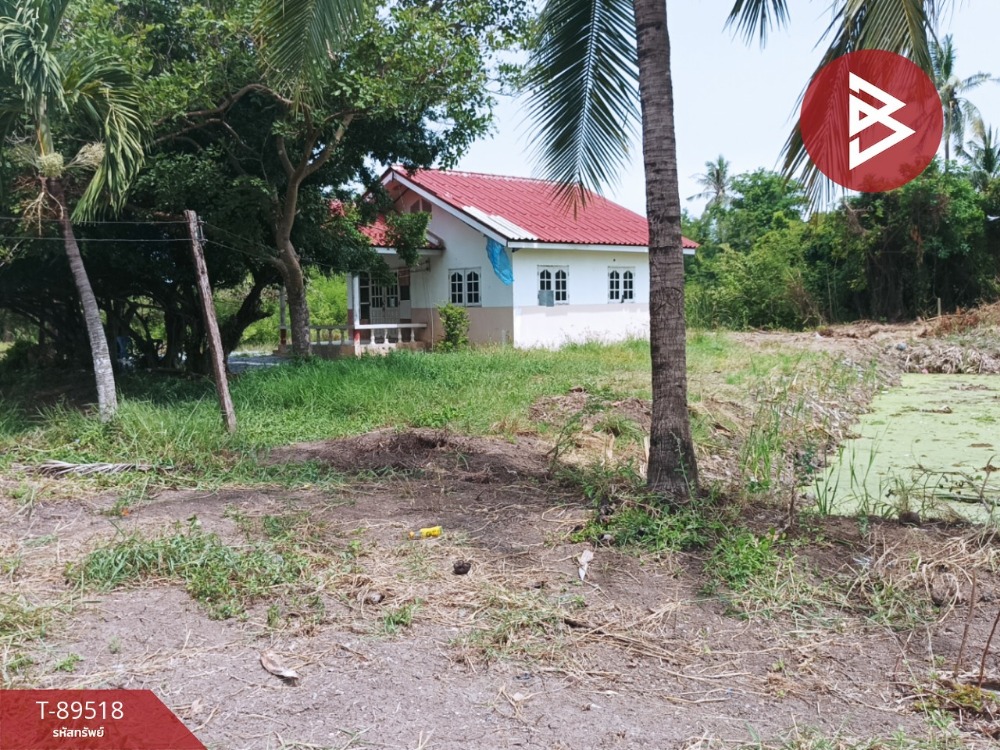 For SaleLandAng Thong : Land for sale with buildings, area 5 rai 71 square wah, Samko, Ang Thong.