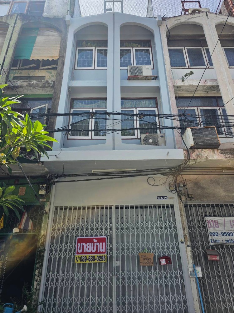 For SaleShophouseRama9, Petchburi, RCA : Commercial building for sale, 4 floors, 3 bedrooms, renovated, ready to move in. Soi Mahawong Nuea, only 1 bus stop from MRT Rama 9.