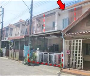 For SaleTownhousePathum Thani,Rangsit, Thammasat : Townhouse for sale, Wasin Village, Khlong 9, Pathum Thani, very urgent, selling with tenant. Selling below market price There is a 7-Eleven at the entrance to the village alley. From Rangsit-Nakhon Nayok Road, only 450 meters away, suitable for buying and