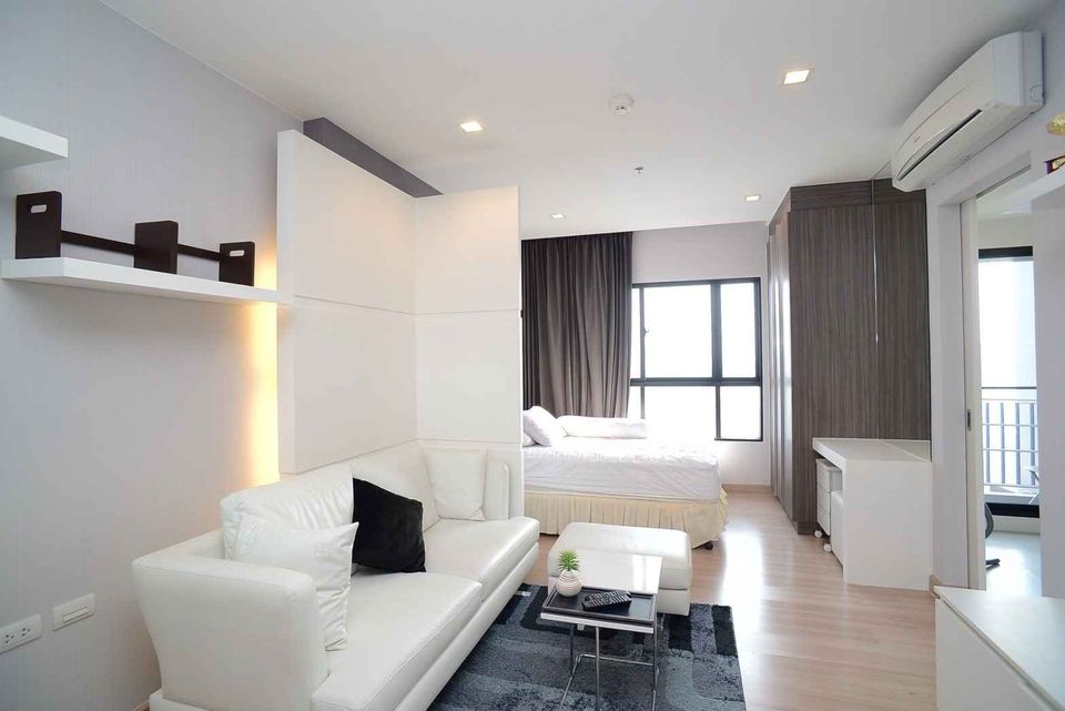 For RentCondoWongwianyai, Charoennakor : 🔴15,000฿🔴 Urbano Absolute Sathorn-Taksin ✅ near BTS Saphan Taksin 350 m. and department store. Happy to serve you. If interested, contact 𝙇𝙄𝙉𝙀 (very quick response) 📱 : Property code 677-1505 📱 : Line ID: @bbcondo88