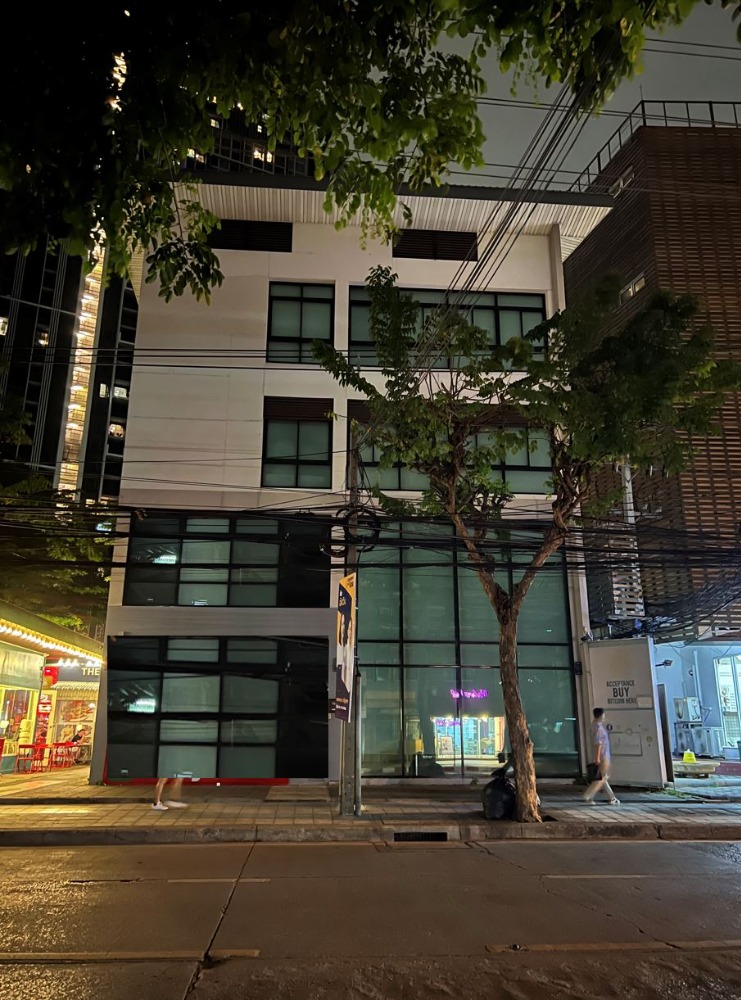 For RentOfficeOnnut, Udomsuk : Office for rent on 3rd and 4th floors - 68 sq m. per floor @ Sukhumvit 101/1