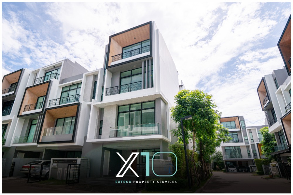 For SaleTownhousePattanakan, Srinakarin : 📣 Townhome, corner plot, on the main road, Srinakarin-Romklao, only 9.8 million baht.*📣