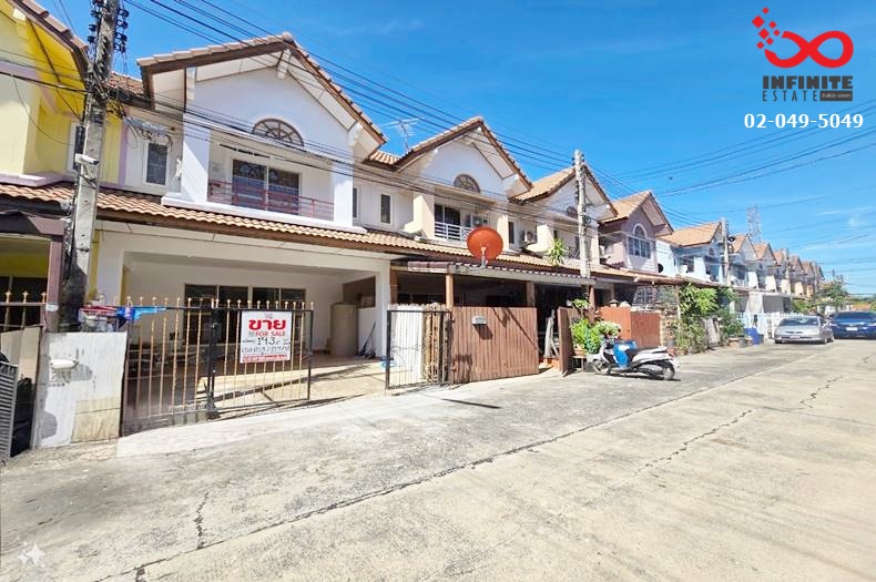 For SaleHousePathum Thani,Rangsit, Thammasat : 2-story townhouse for sale, Suetrong Village, Rangsit Khlong 3, Rangsit-Nakhon Nayok Road.