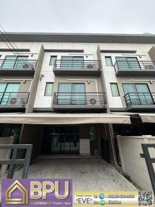 For RentTownhouseOnnut, Udomsuk : ** Pet Friendly 3 Bedrooms Townhome for Rent ** Baan Klang Mueang Srinakarin - Onnut Near Seacon Square