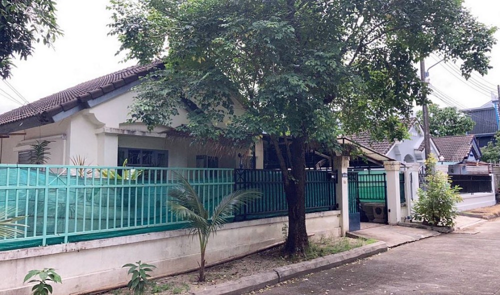 For SaleHousePhuket : For inquiries, call: 081-562-4251 Single-storey detached house for sale, corner plot 65 square wah, Parichat Village, Chalong Subdistrict, Mueang Phuket, near Robinson Lotus, Big C Phuket.