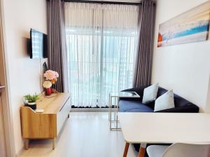 For RentCondoSathorn, Narathiwat : 👑 Knightsbridge Prime Sathorn 👑 Room size 25 sq m., 21st floor, very beautiful view, room decorated, ready to move in. Complete furniture and electrical appliances