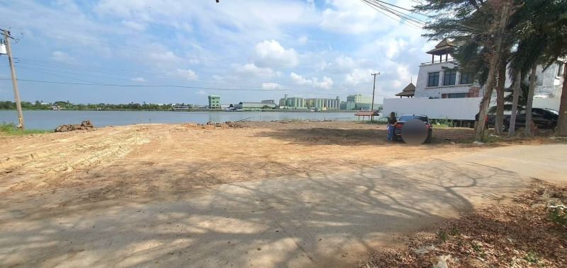 For SaleLandChaengwatana, Muangthong : Land for sale next to the Chao Phraya River, 229.2 square wah, Bang Phut Subdistrict, Pak Kret District, Nonthaburi.