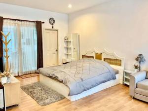 For RentTownhouseKaset Nawamin,Ladplakao : Townhome for rent, Baan Klang Muang Urbanion Kaset-Nawamin 2, Soi Lat Pla Khao 79, fully furnished, ready to move in.