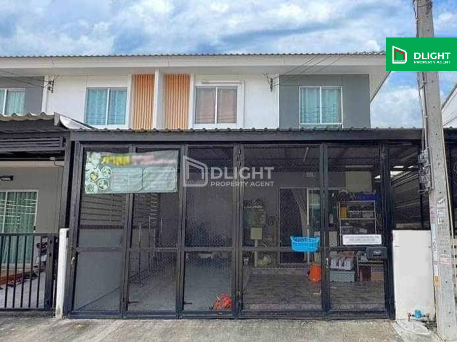 For SaleTownhouseSamut Prakan,Samrong : Urgent sale, townhouse, Rueang Rueang Villa Village, Bangna, 18.5 sq m, 2 bedrooms, 2 bathrooms, price 2.6 million baht.