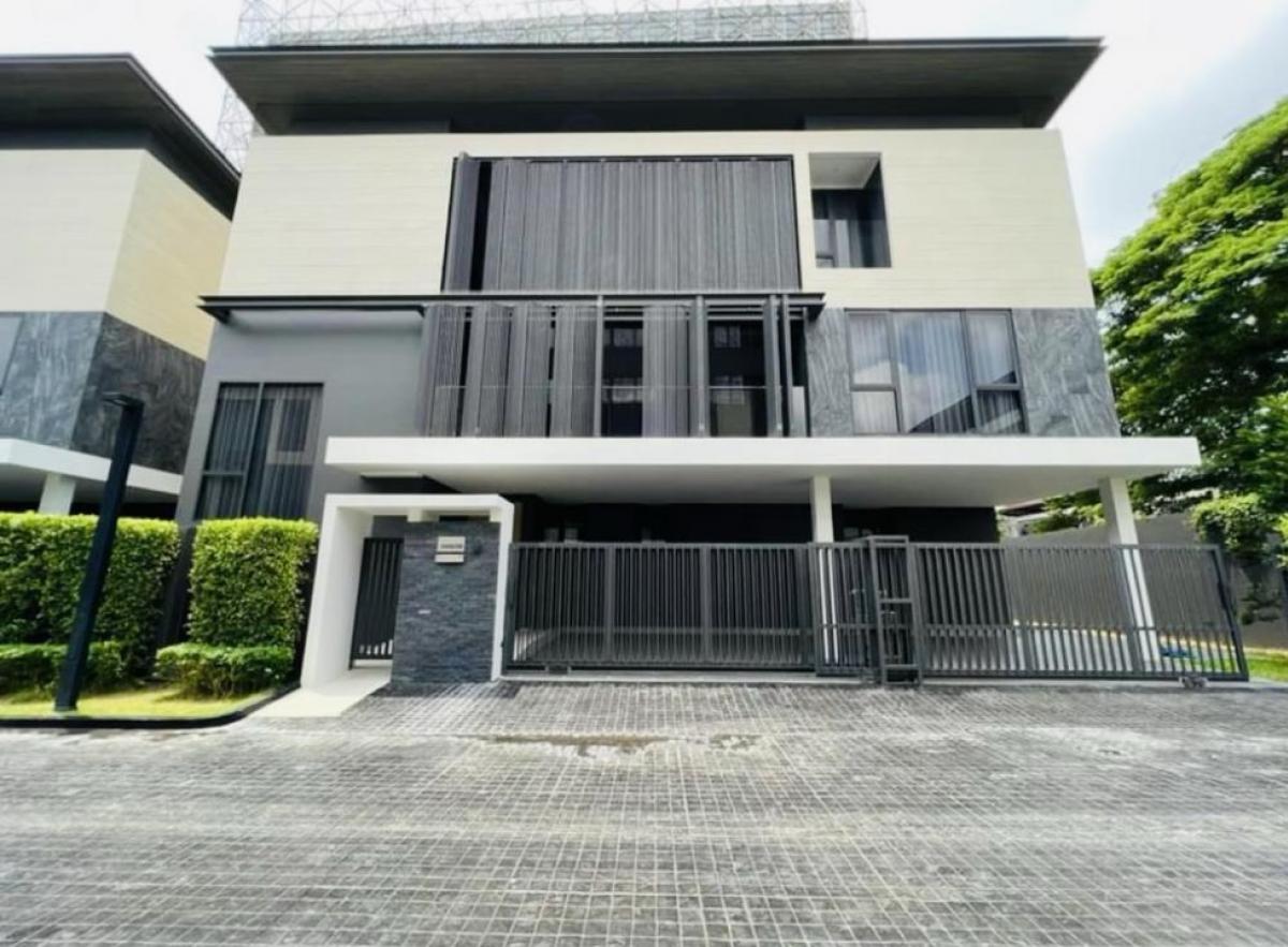 For SaleHousePattanakan, Srinakarin : Single house for sale, The Urban Reserve Rama 9, new project, next to the motorway parallel road on the city-bound side or another route can be accessed from Soi Phatthanakan 53.