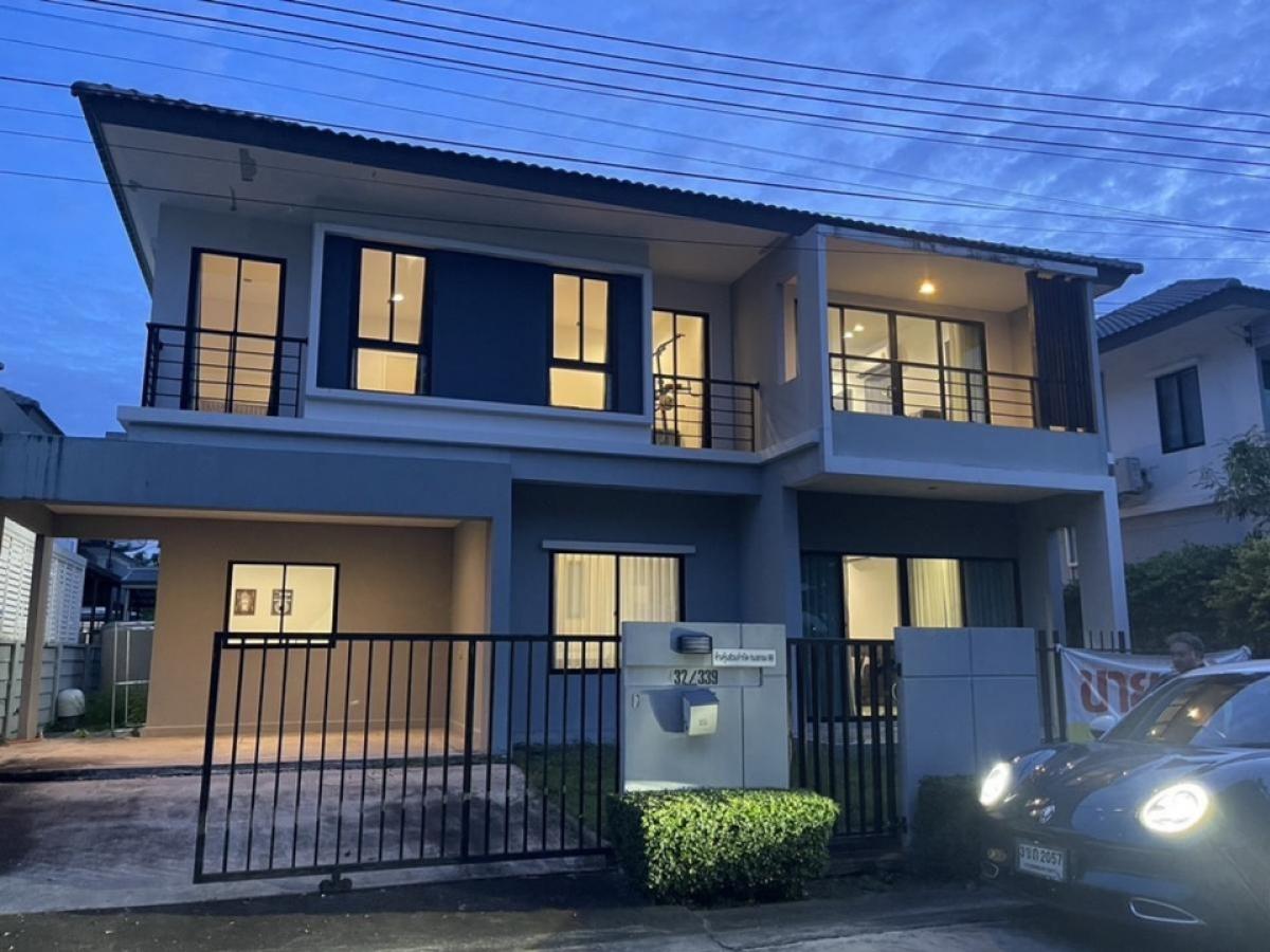 For SaleHousePathum Thani,Rangsit, Thammasat : For sale: Detached house, Delight Don Mueang - Rangsit, near the Red Line, in front of the lake, very cheap price, selling price: selling price 6 million baht, reduced to 5.5 million baht