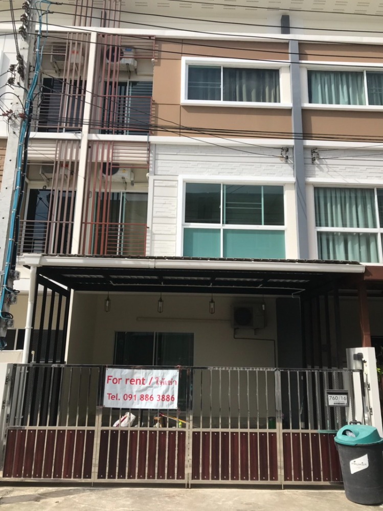 For RentTownhousePattanakan, Srinakarin : For rent; 3-storey townhome , Villette City Pattanakarn 38, fully furnished, near the Clubhouse