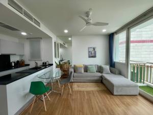 For RentCondoSukhumvit, Asoke, Thonglor : +++ Urgent rent+++ Wind Sukhumvit 23 ** 1 bedroom, size 51.45 sq m., fully furnished, ready to move in.